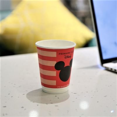 パーソナライズド 紙コーヒーカップ 16オンス カスタム注文